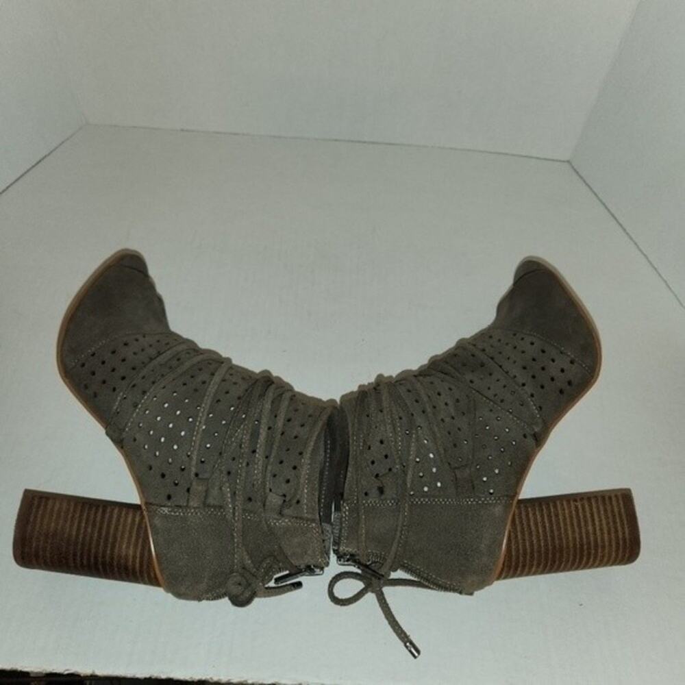 VERY VOLATILE VV Kalio Grey Gray Wrap Around Suede Peep Toe Shoetie Womens 9 - Picture 9 of 11